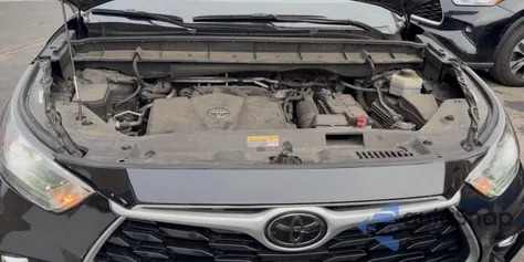 2021 Toyota Highlander Xle z USA, uszkodzony, nr VIN 5TDGZRBH7MS524714